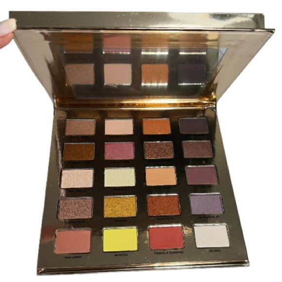 ICONIC London Sunset to Sunrise Eyeshadow Palette - 20 Highly Pigmented Shades - Picture 7 of 7